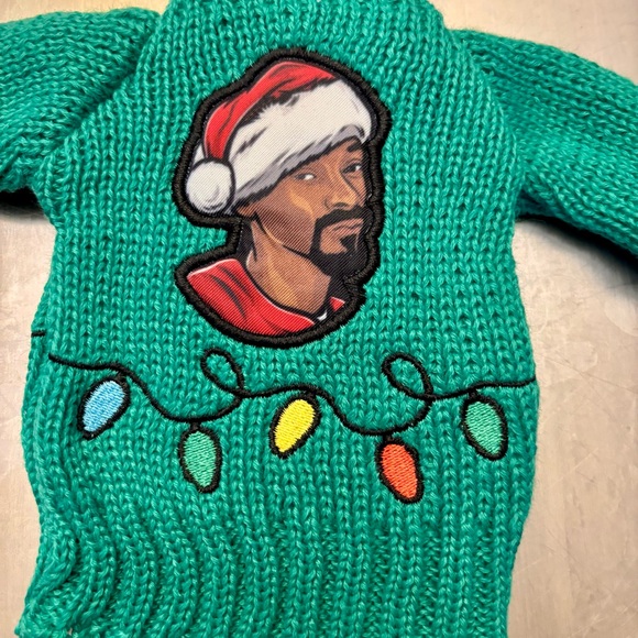 Snoop On The Stoop Novelty wine Sweater - Picture 3 of 8
